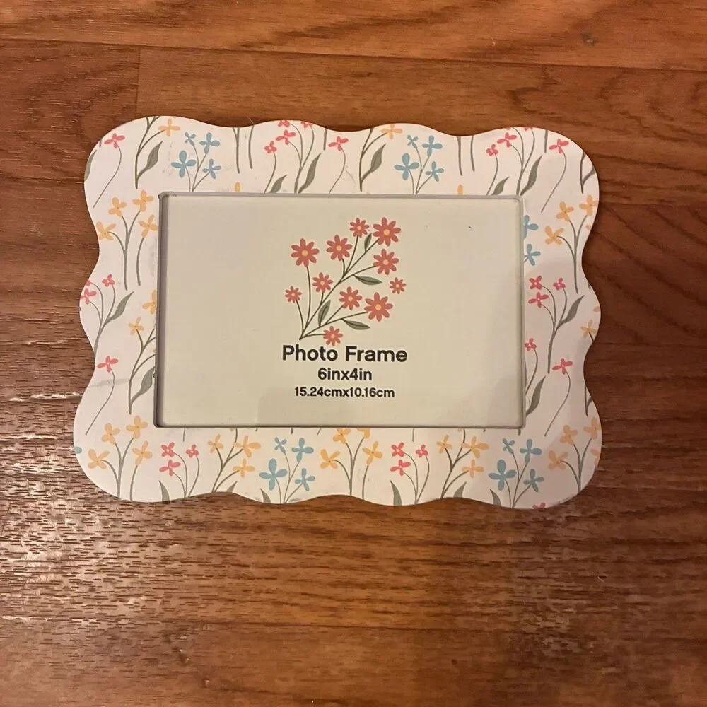 Floral Wood Picture Frame (6”x4”) With Matching Butterfly W/ HELLO SUNSHINE. New
